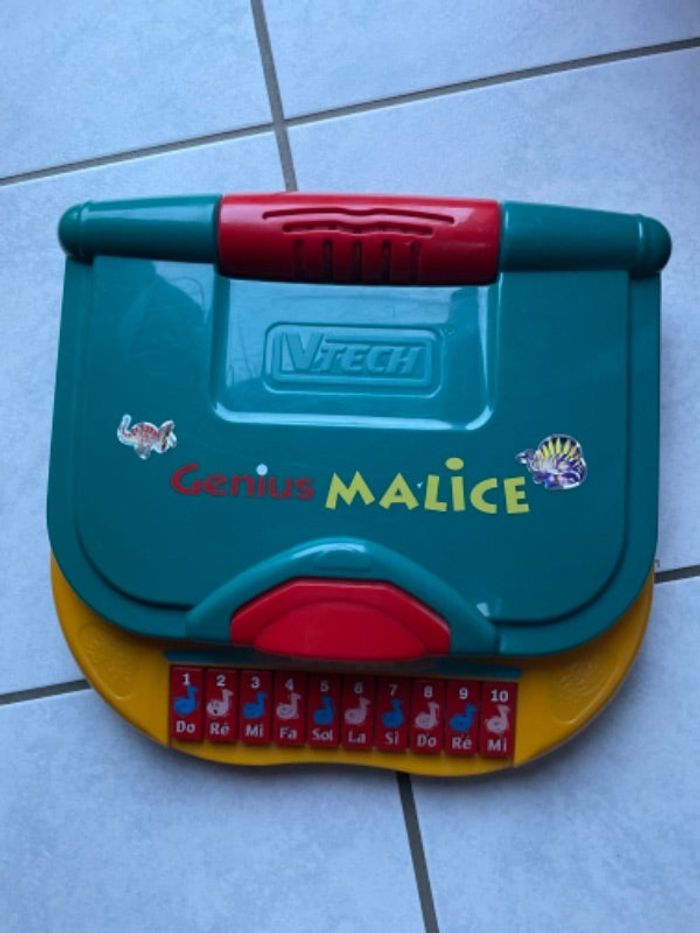 Ordinateur ( Genius Malice, manuel d’utilisation 👍)enfants V Tech( à partir de 3 ans)