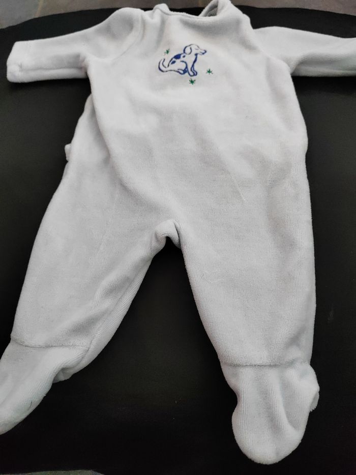 Pyjama 1 mois ( bout chou)