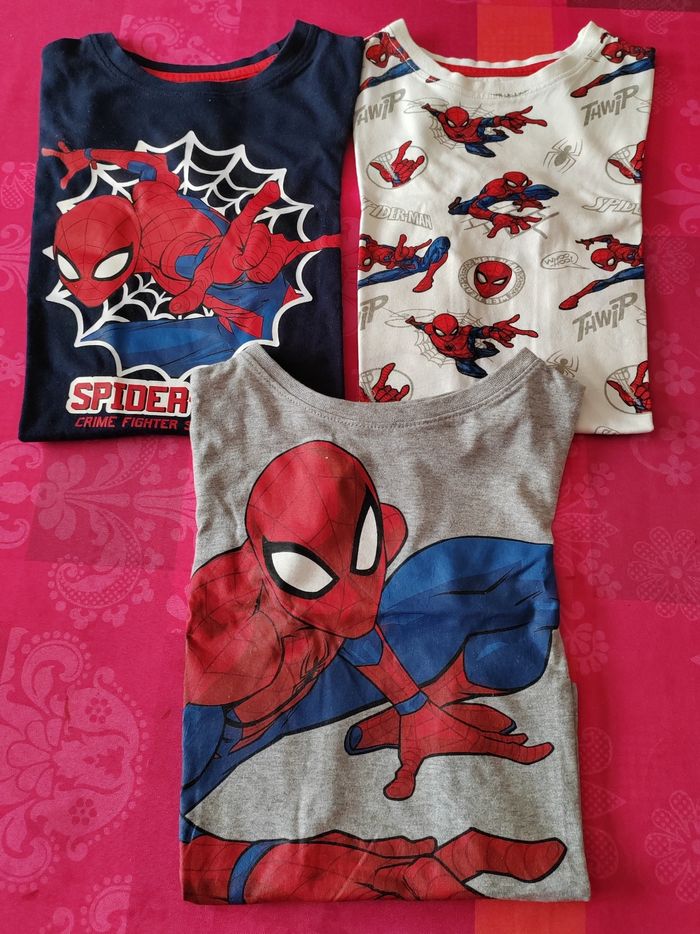Lot de 3 tee-shirts en 7 ans