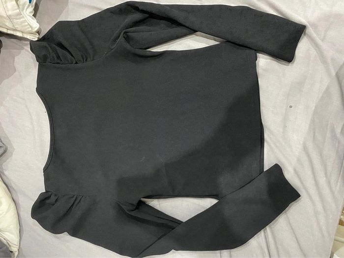 Haut noir - photo numéro 2