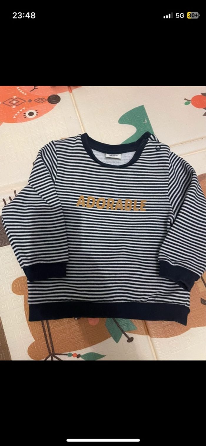 Pull tape à l’oeil