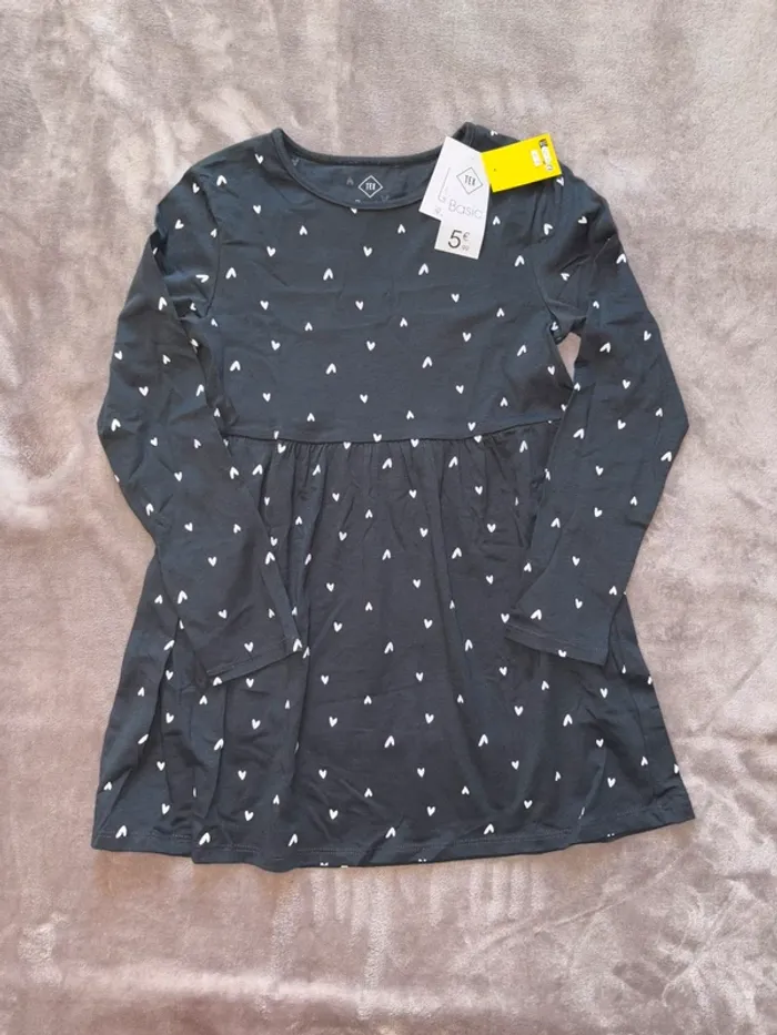 Lot de 4 vêtements fille taille 8 ans en très bon état - photo numéro 13