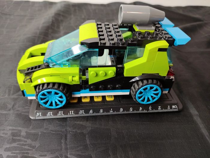 Voiture de rallye LEGO - photo numéro 8