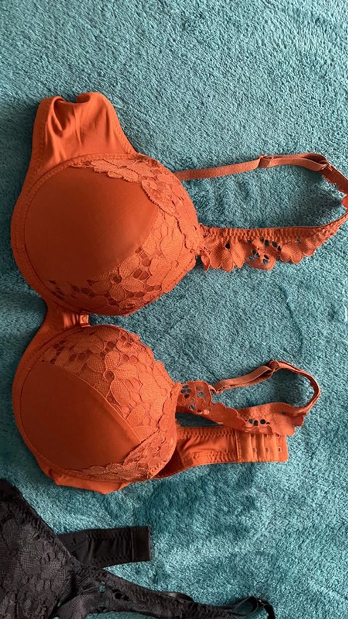 Soutien-gorge - photo numéro 2
