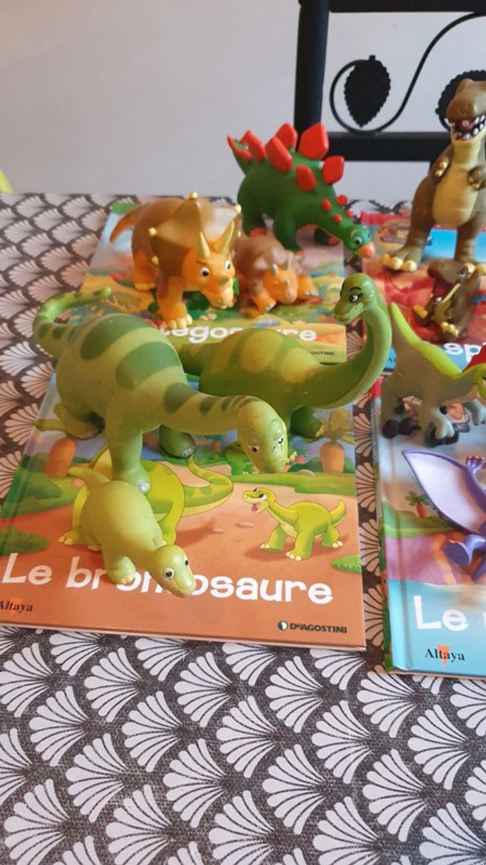 Dinosaures Altaya + 4 livres - photo numéro 2