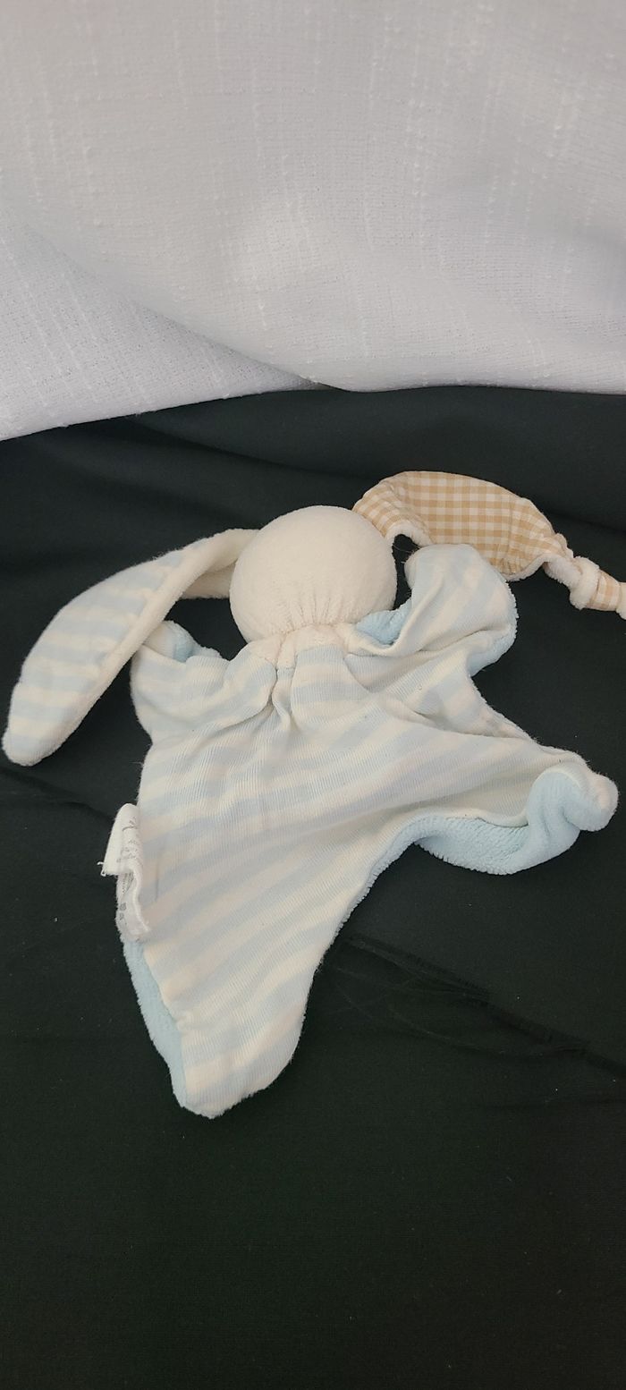 Doudou Peluche Plat Lapin Keptin Jr Ecru Et Bleu Little oddel coton bio Grelot - photo numéro 3