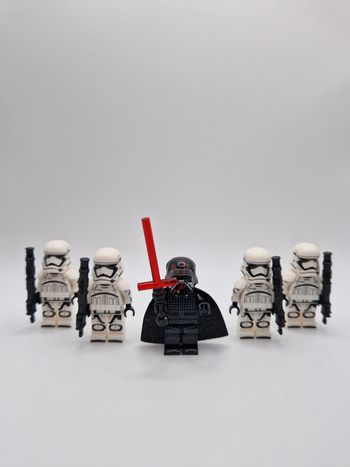 Figurines type lego Sith Kylo Ren avec 4 stormtroopers star wars