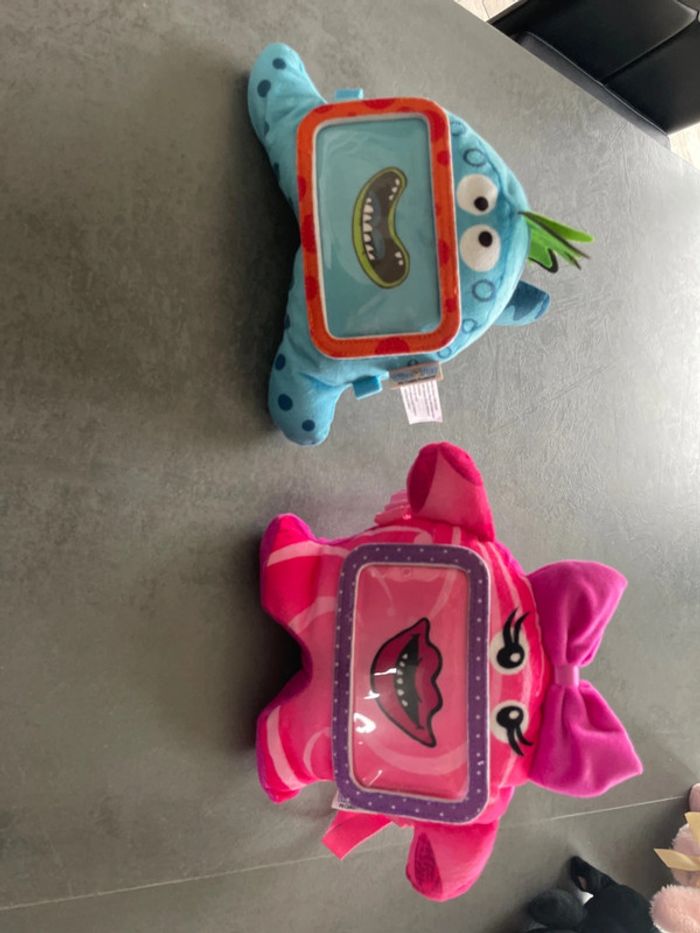 Peluche téléphone