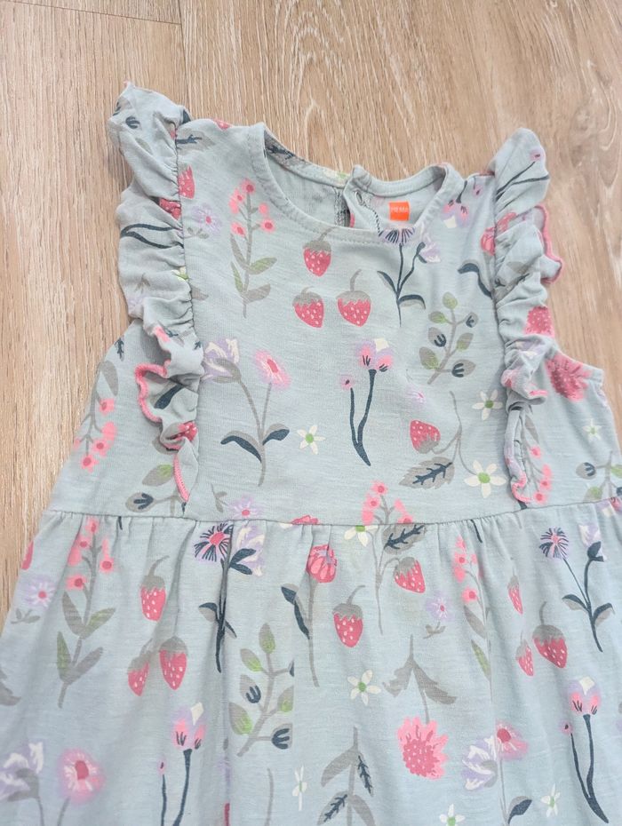 Robe à fleurs 36 mois - photo numéro 2