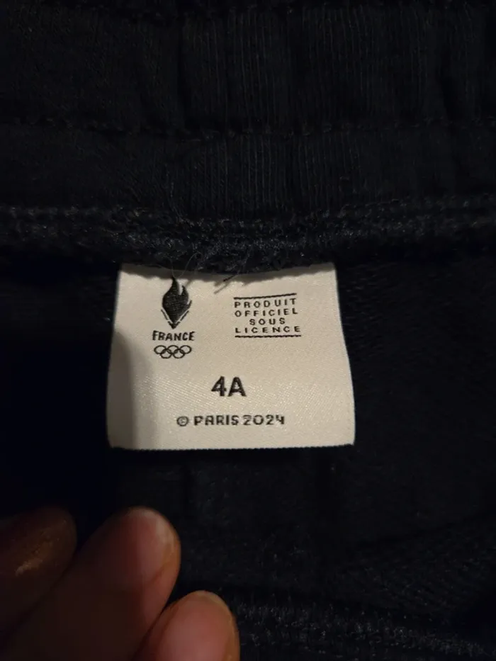 Short 4a - photo numéro 2