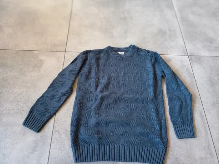 Pull tape à l'oeil 8 ans