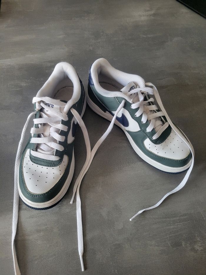 Basket Nike Air Force 1 T. 35 - photo numéro 2