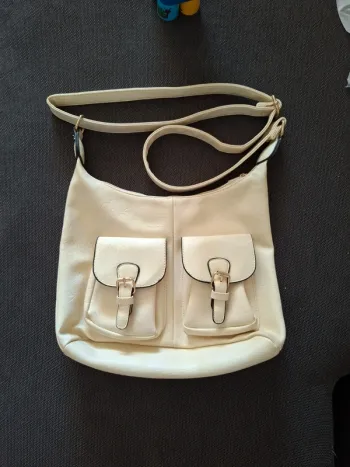Sac à main beige multipoches