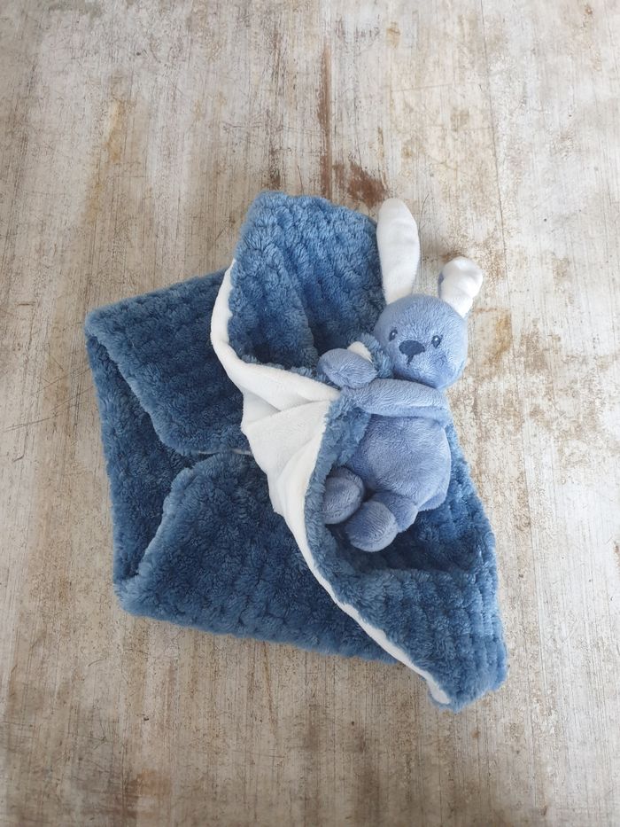 Doudou nattou lapin bleu couverture bleu relief - photo numéro 2