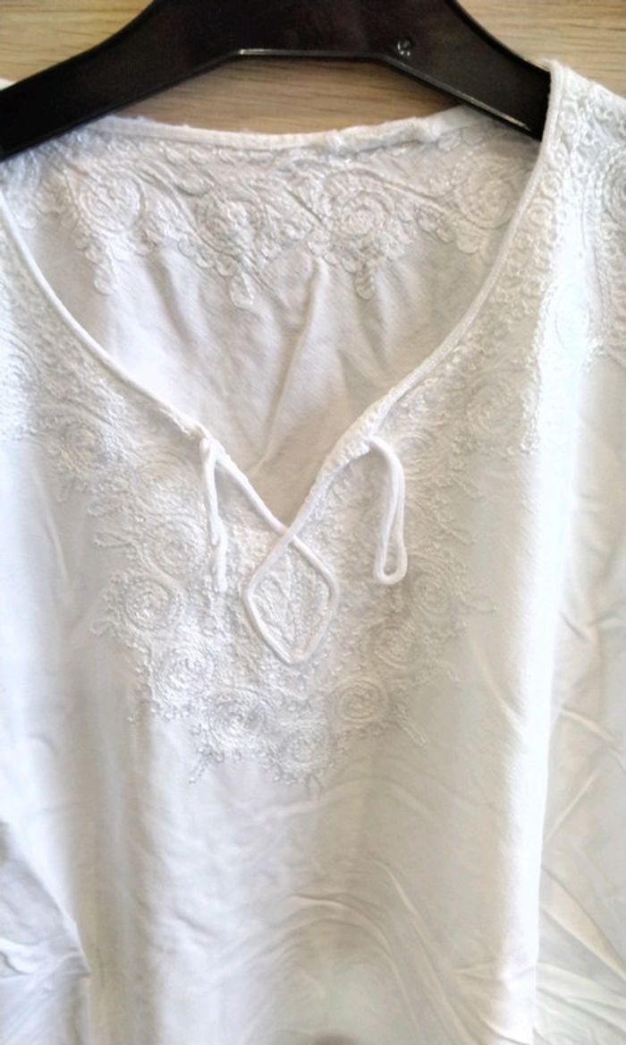 Blouse T-shirt manches courtes - 40/42 - photo numéro 2