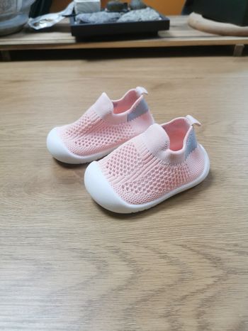 Basket rose pointure 20 neuve 