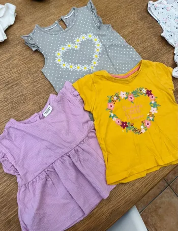 Lot T-shirts fille 12 mois