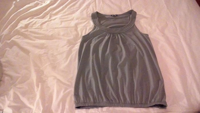 Haut  gris clair  a paillette T38/40