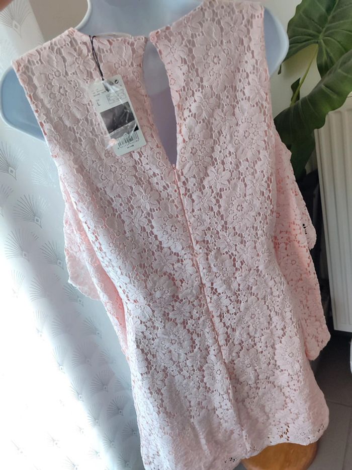 Robe dentelle épaules dénudées - photo numéro 3