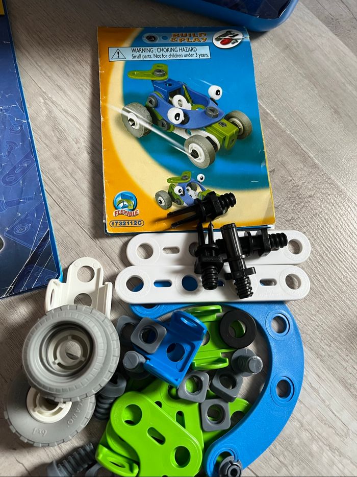 Meccano junior deux modèles voitures différents - photo numéro 2