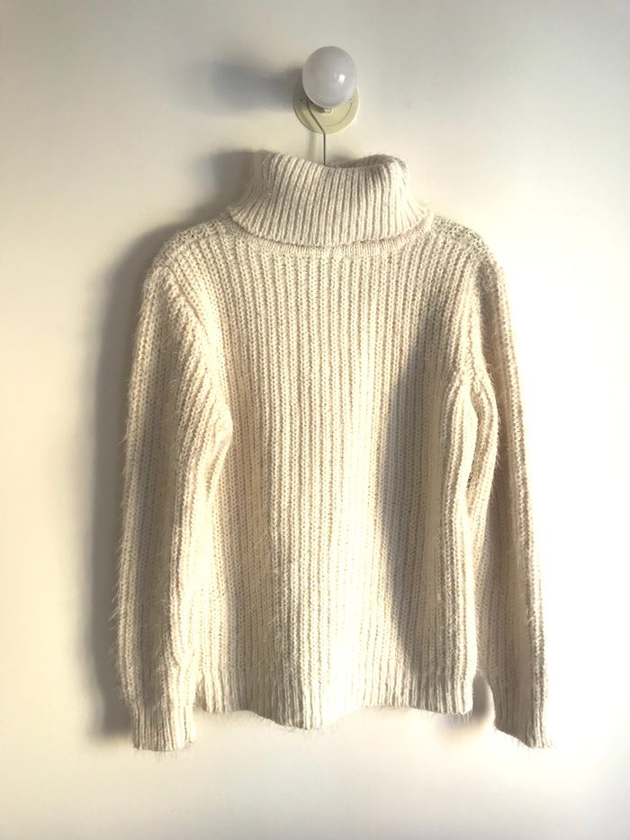 Pull duveteux blanc à col roulé taille 40/42 neuf jamais porté - photo numéro 5