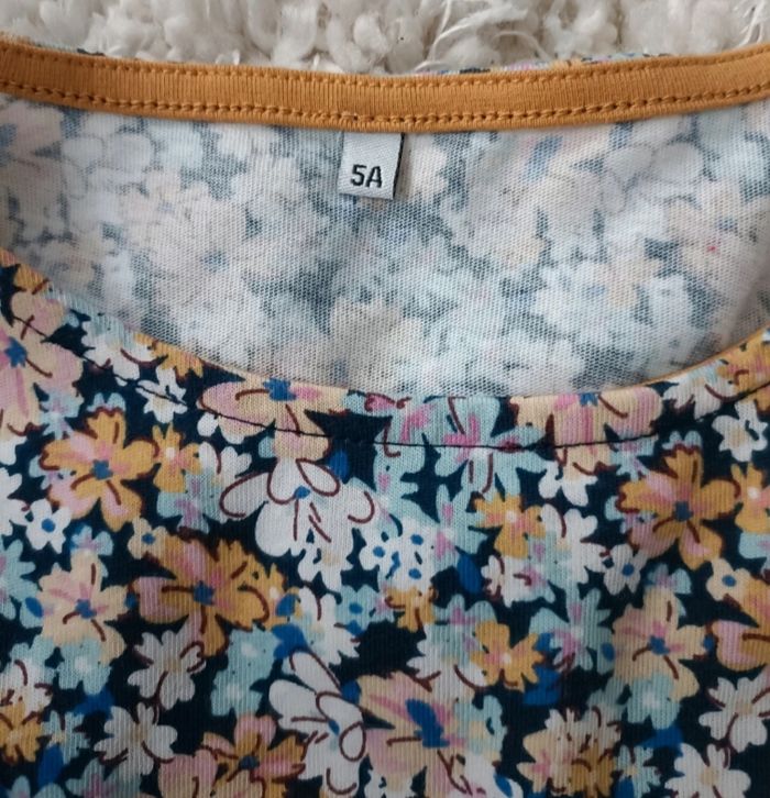 Blouse fleurie en 5 ans - photo numéro 2