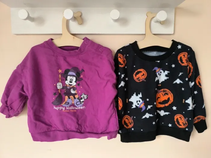 2 sweats Halloween