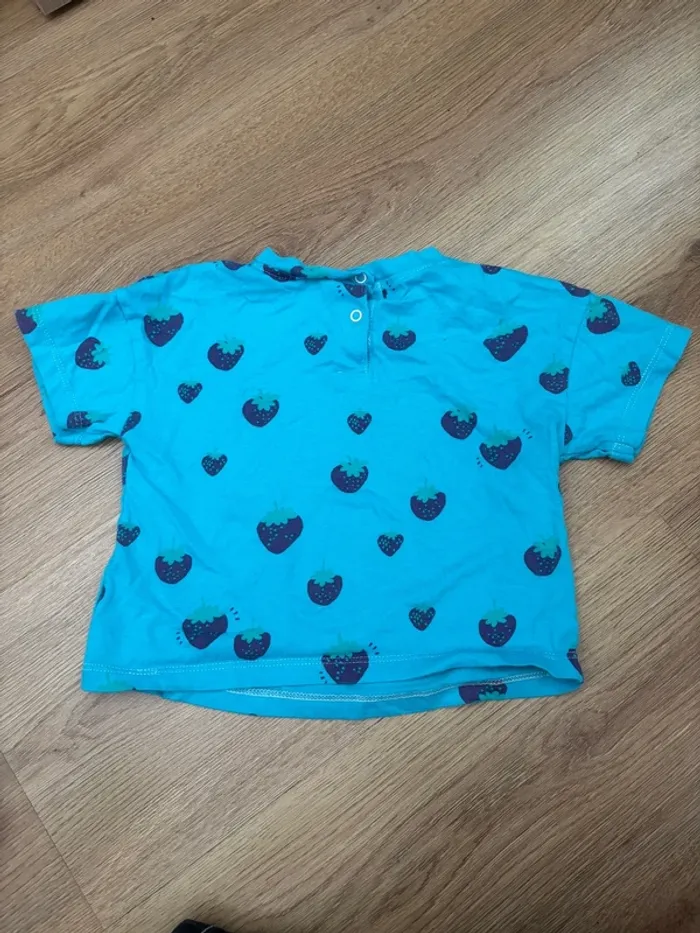 T-shirt bleu fraises TAO - photo numéro 3