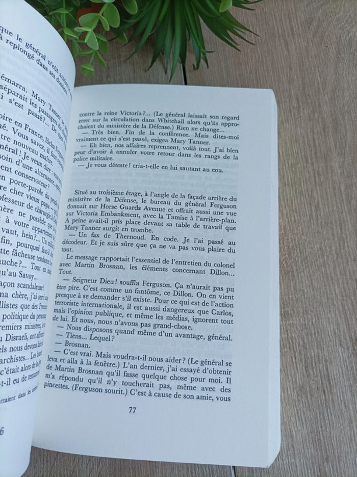 Livre L'œil du Typhon Jack Higgins - photo numéro 2