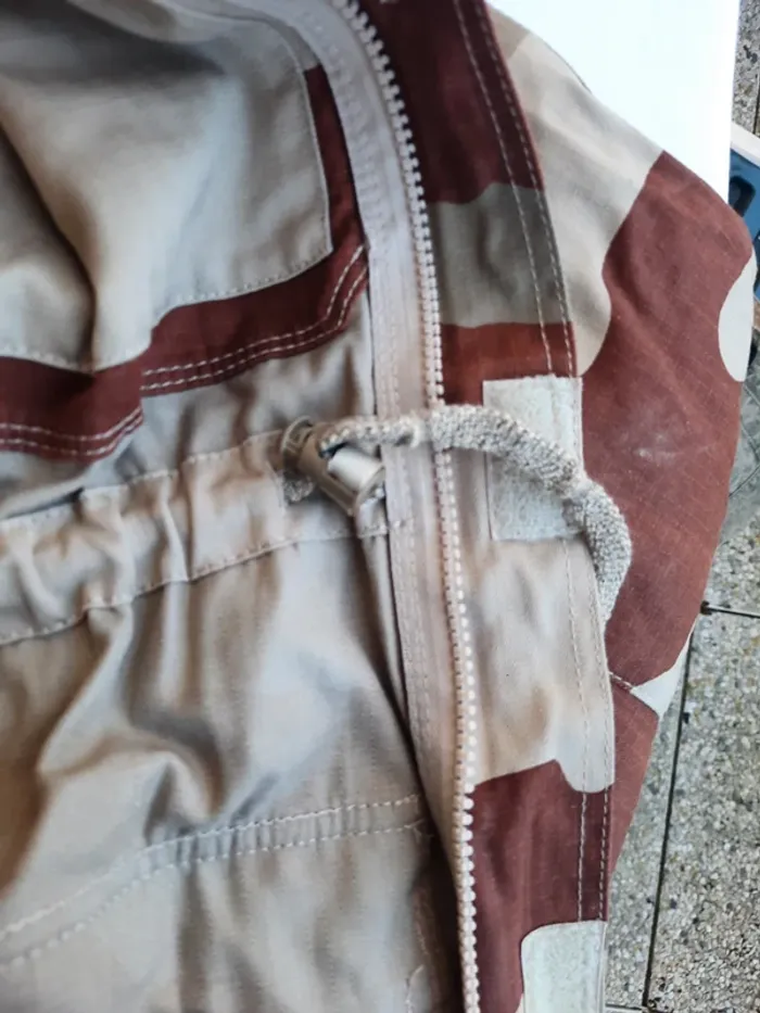 Veste militaire manches longues avec capuche taille M - photo numéro 8