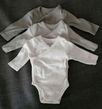 Lot bodies bébé 0 Mois