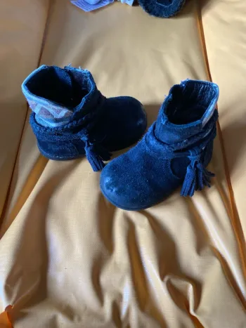 Chaussure bébé taille 19