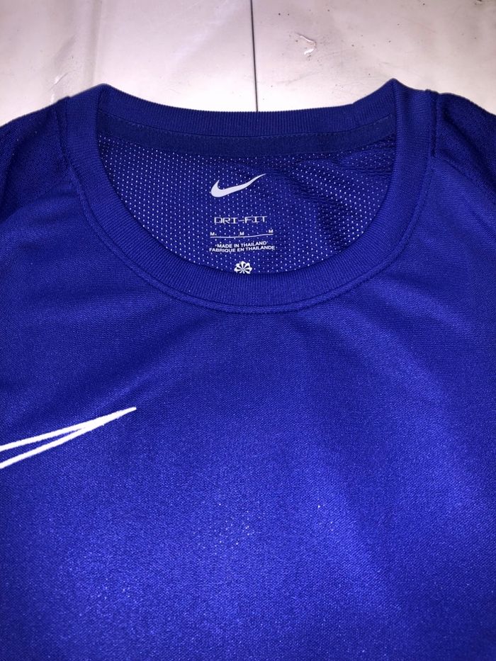 T-shirt nike dri fit taille m - photo numéro 2