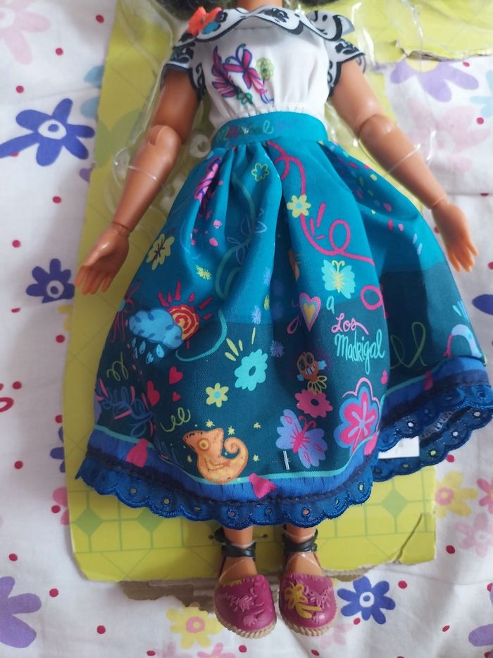 Poupée Mirabel Encanto La Fantastique Famille Madrigal- Coffret Disney - photo numéro 4