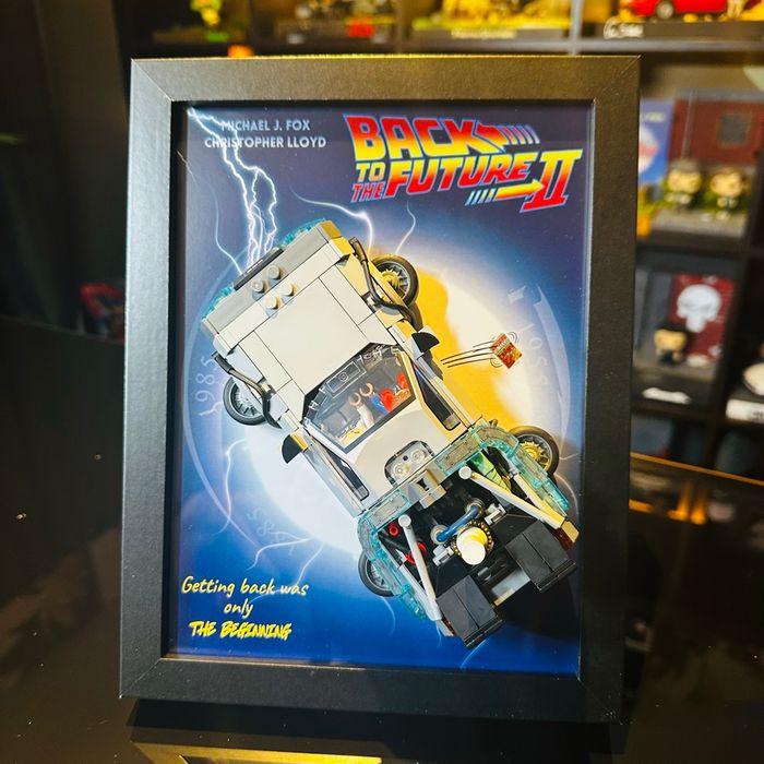 Cadre compatible LEGO DeLorean - Back to the Future II - (18×24 cm)