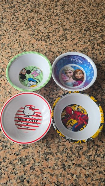 Lot x 4 bols disney neuf