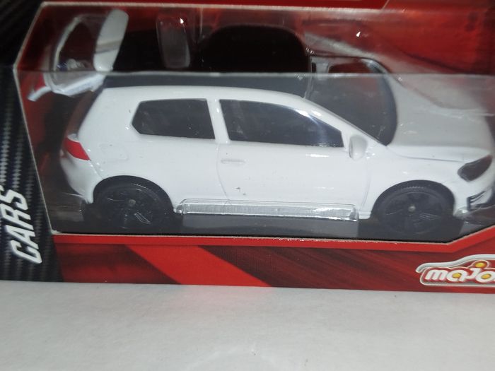 Majorette Volkswagen Golf GTI - photo numéro 10