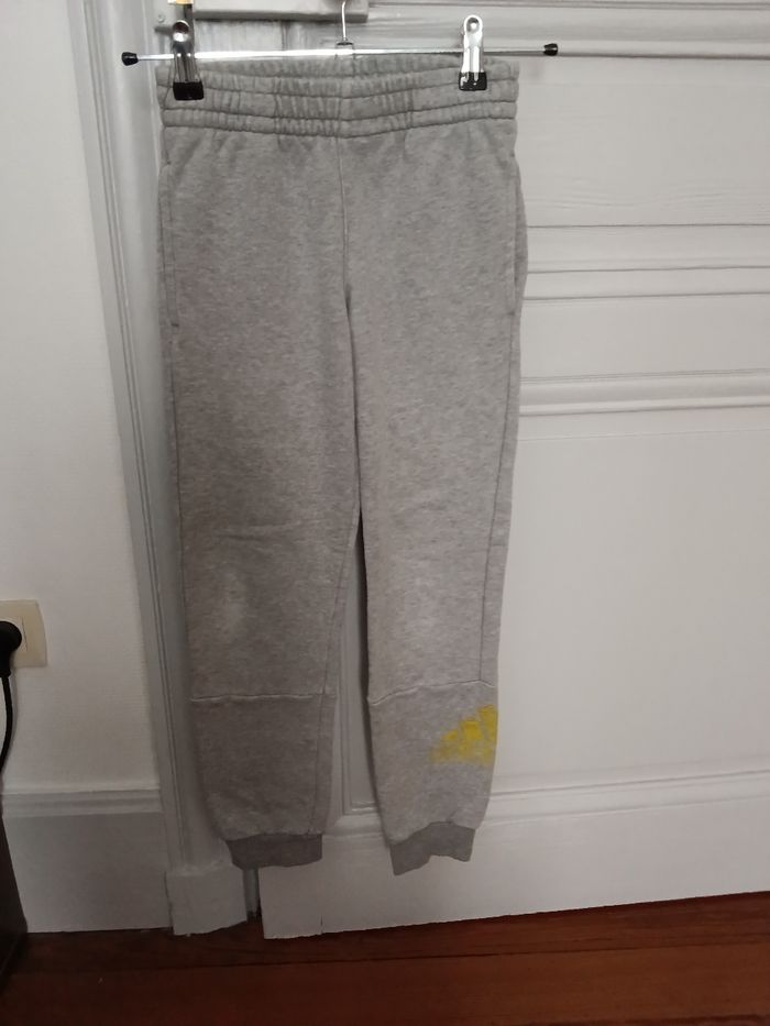 Bas de jogging adidas gris chiné et vert anis
