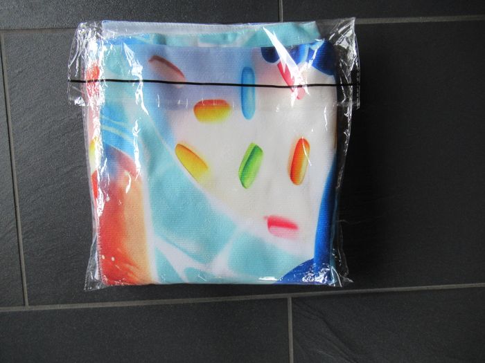 Serviette de plage Stitch neuve (drap de bain) donuts - photo numéro 2