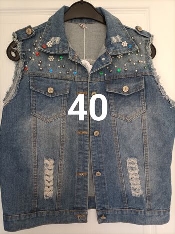 Magnifique veste sans manches jean bleu à perles et pierres de couleurs Neuve L 