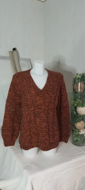 Pull chiné brique col V femme fait main taille M