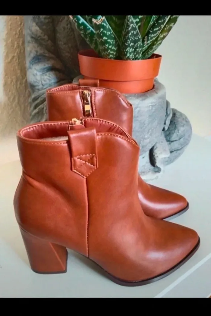 Magnifiques bottines neuves femme marque Mia shoes pointure 39