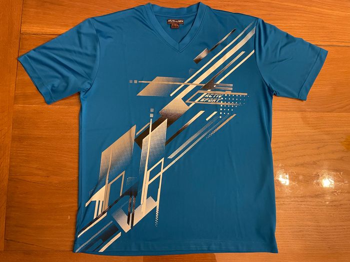 TEE shirt