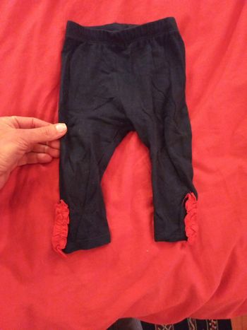 Joli leggings nœuds rouges type pantacourt 6 Mois