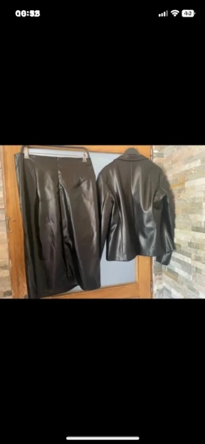 Très beau tailleur en similicuir, femme, taille 40 - photo numéro 4