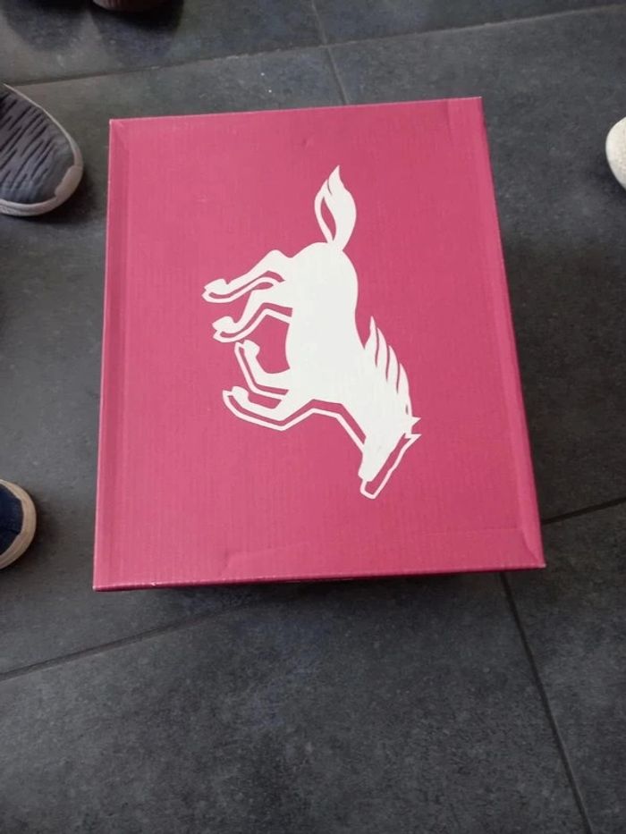 Baskets basses en bon état - photo numéro 9