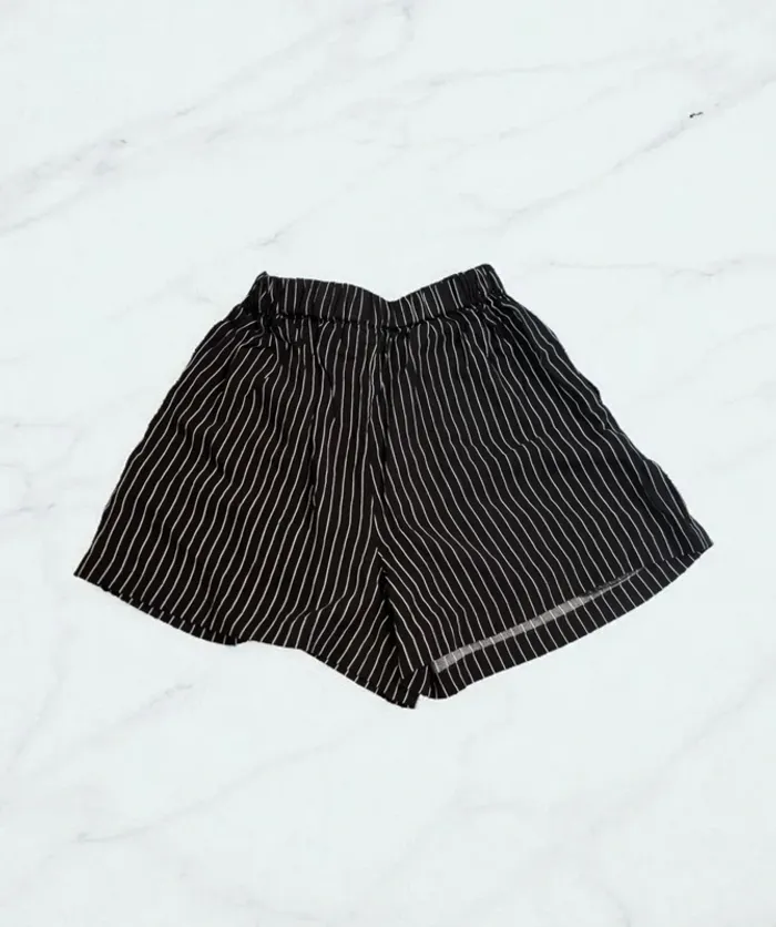 Asos short noir fluide * taille XS * - photo numéro 2