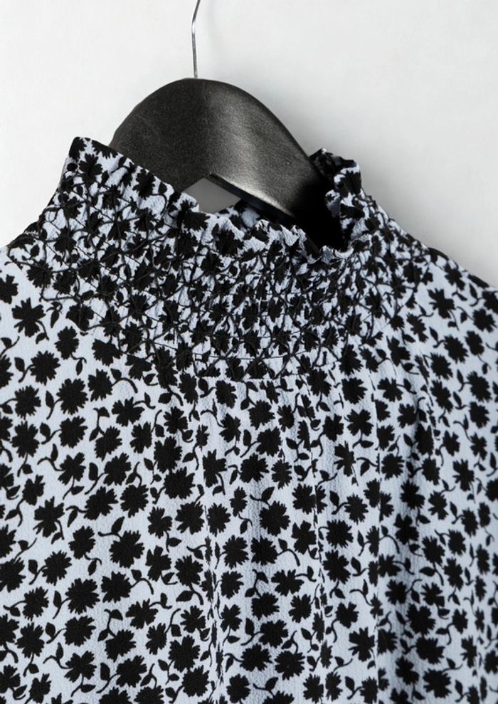 Robe imprimé fleurs manches papillons• floral print dress H&M Taille 34 - photo numéro 5