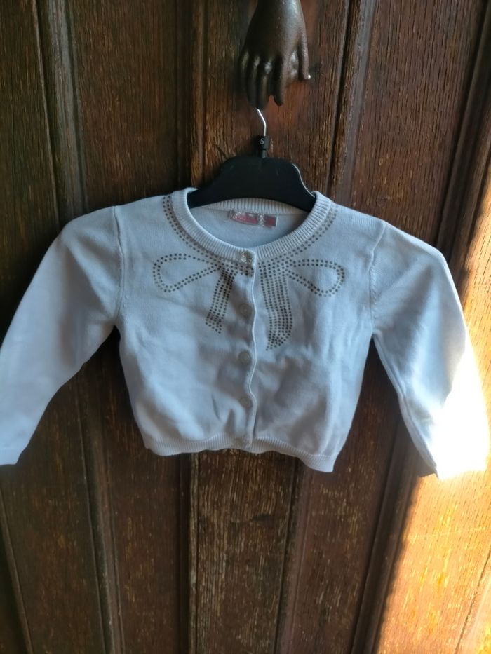 Très joli cardigan Billieblush 18 mois - photo numéro 1