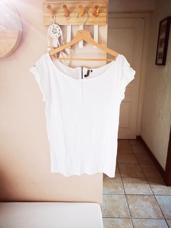 Tee shirt top avec fermeture au dos